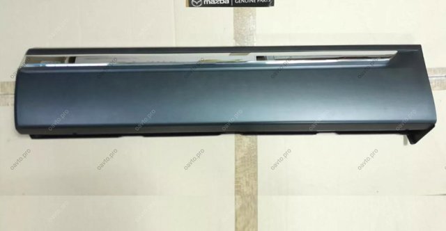 Moldura inferior de la puerta trasera izquierda TK4951RD0B Mazda