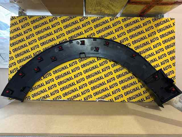 Extensión de la aleta delantera derecha DFR551W20C Mazda
