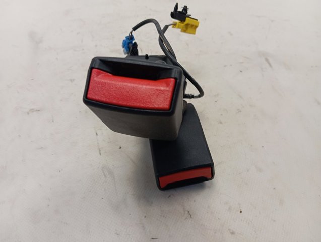 Cinturón de seguridad trasero derecho Mercedes A1768600469 precio, desde 39,20 EUR