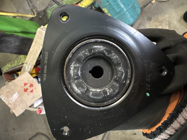 Soporte del amortiguador delantero Nissan/Infiniti 543206RA0A precio, desde 85,23 EUR