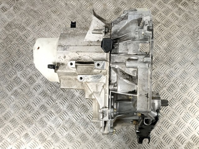 JB1157 Renault (RVI) Transimisión manual