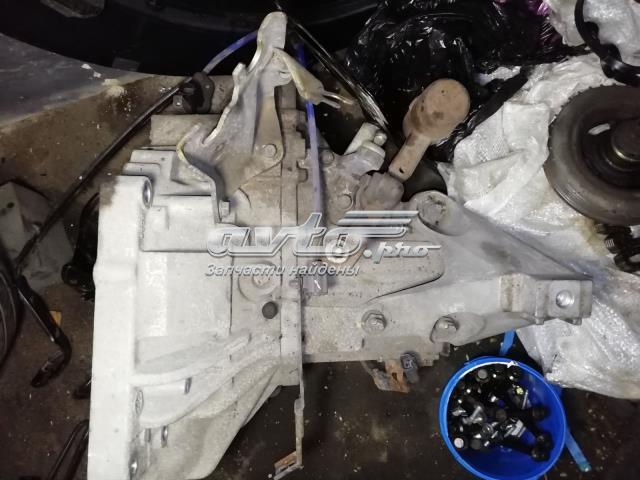 FC021710X Mazda caja de cambios mecánica, completa