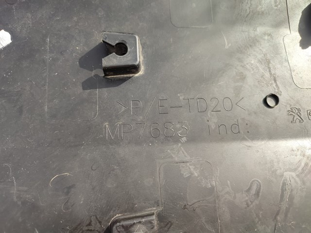 Comprar 9820520680 Peugeot/Citroen Moldura inferior de puerta trasera izquierda