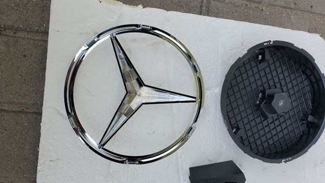 A0008176007 Mercedes Emblema de la parrilla del radiador