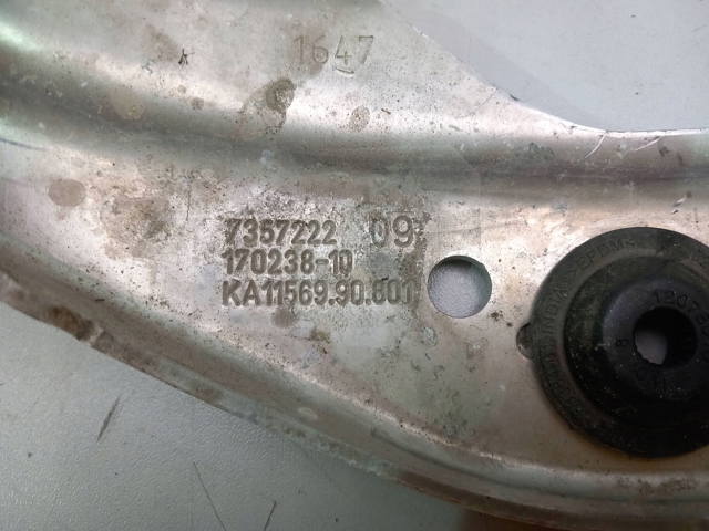 Soporte inferior del radiador 7357222 BMW