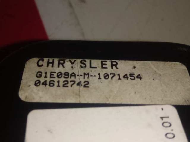 Cubierta del pedal del acelerador Chrysler 04612742