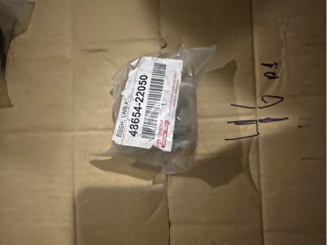 Silentblock de brazo de suspensión Toyota 4865422050 precio, desde 6,36 EUR