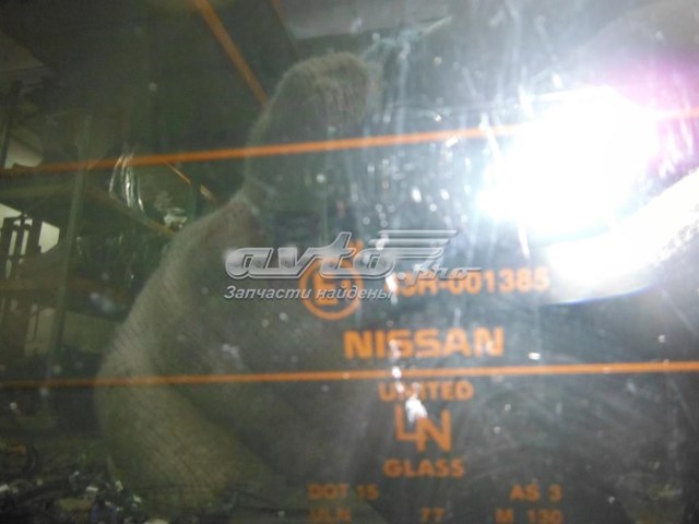 79700EB304 Nissan luneta trasera