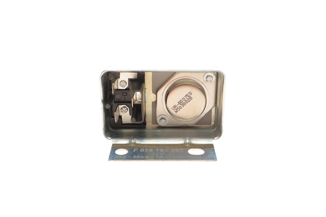 Comprar F026T02230 Bosch Regulador del alternador
