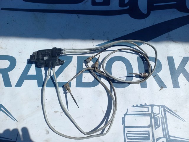 Sensor de temperatura de gases de escape en catalizador 51274210310 MAN