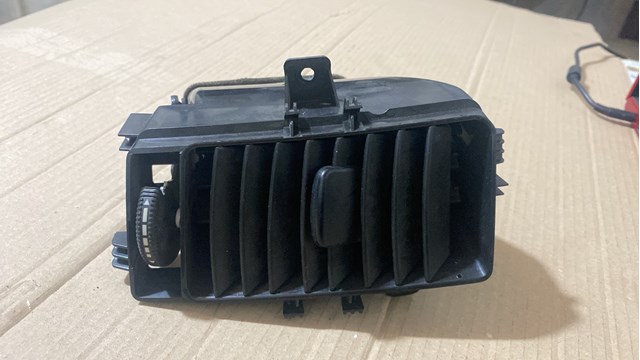 Comprar A9068300054 Mercedes Rejilla de ventilación izquierda del salpicadero
