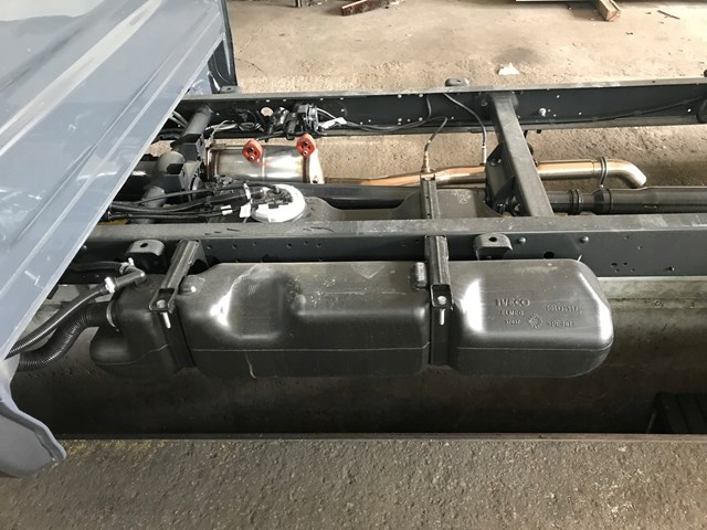 Depósito de gasolina 504135947 Iveco