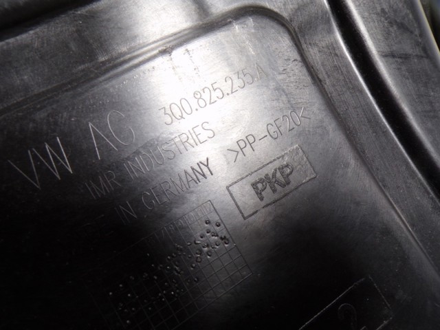 3Q0825235A VAG protección motor delantera