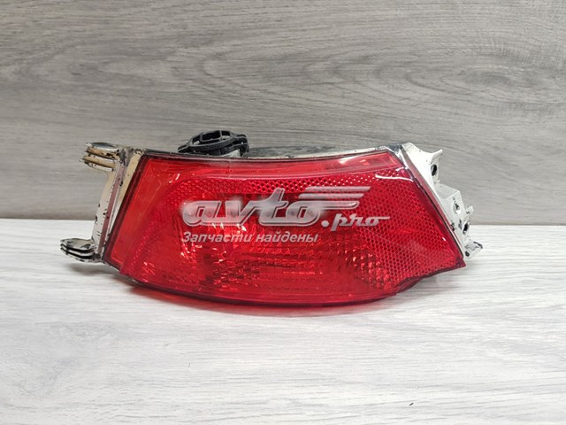 Luz trasera de parachoques derecha LR095708 Land Rover