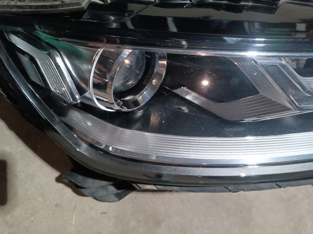 4M0941006B VAG Luz derecha