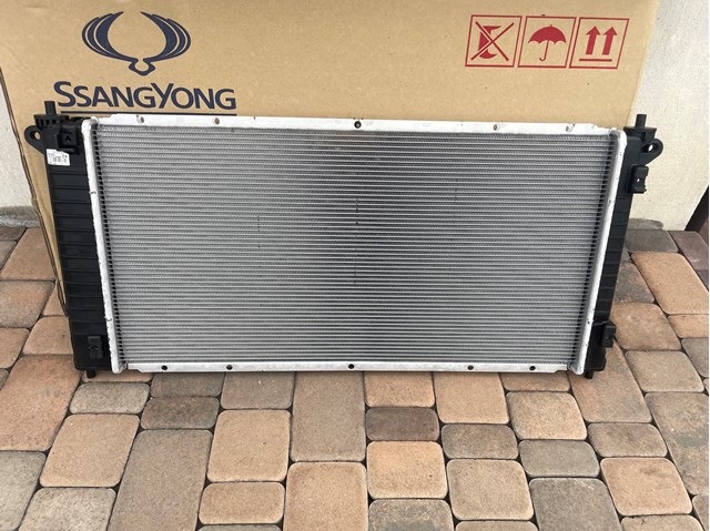 Radiador 2131034620 Ssang Yong