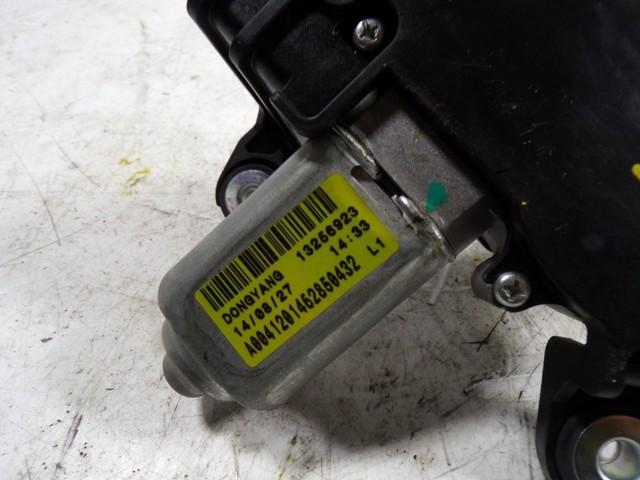 Motor limpiaparabrisas luna trasera Opel 13256923