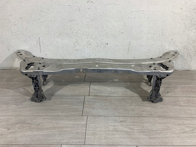 A2056204201 Mercedes Cubierta superior del panel frontal (soporte del radiador)