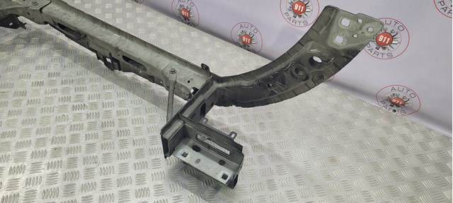 Soporte de radiador LR084610 Land Rover