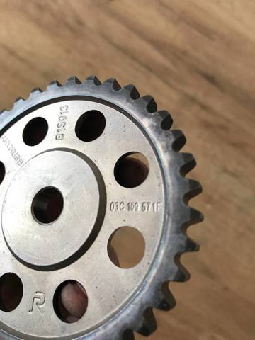 Piñón del árbol de levas 03C109571F VAG