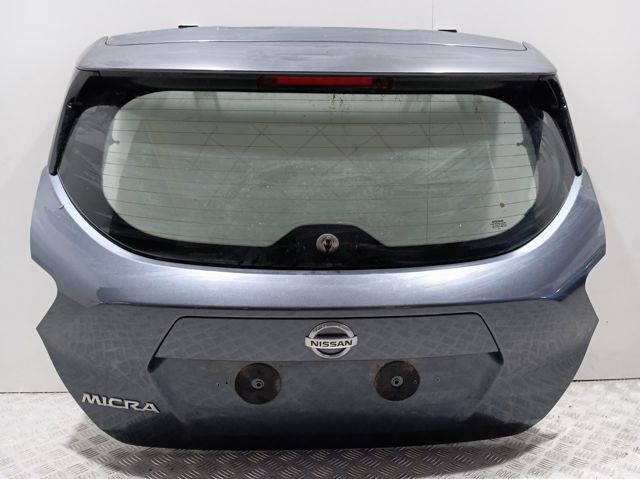 901005FA0J Nissan/Infiniti Porton trasero