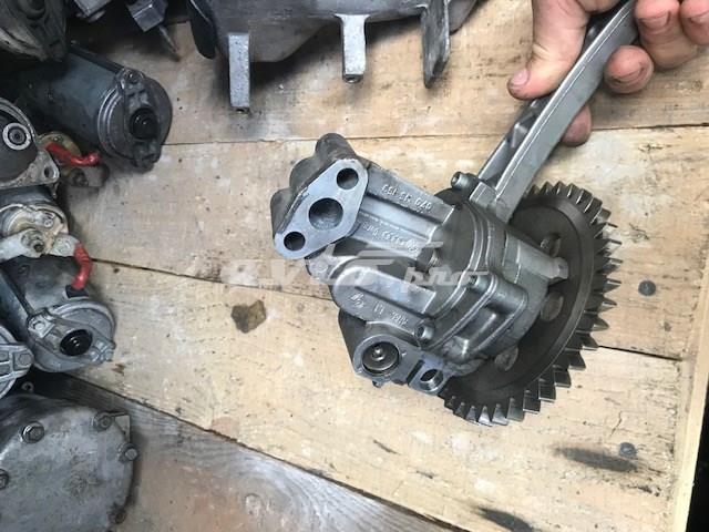 Bomba de aceite del motor VAG 070115105A