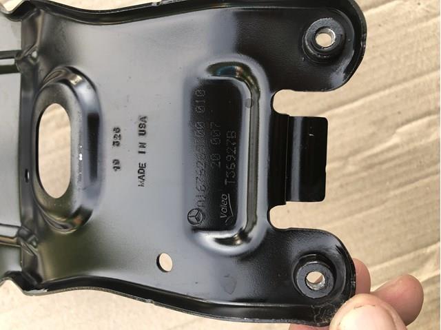 A1676265300 Mercedes Soporte vertical del radiador (panel de montaje de faros)