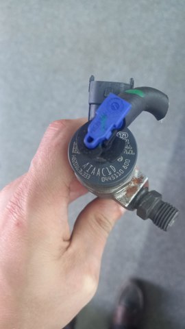 0445110800 Renault (RVI) Inyector de combustible