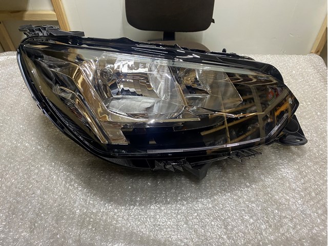 Faro derecho 9823193880 Peugeot/Citroen