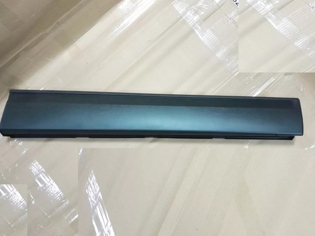 Moldura de la puerta delantera derecha Mazda TK4851RA0B precio, desde 173,56 EUR