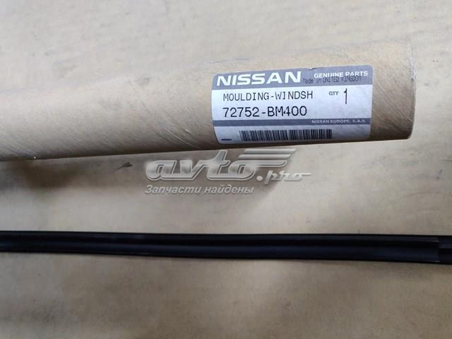 Moldura de parabrisas superior para Nissan Almera (N16)