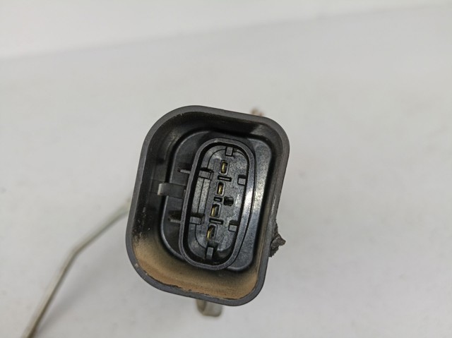 8230165D11000 Suzuki Cerradura de la puerta trasera derecha