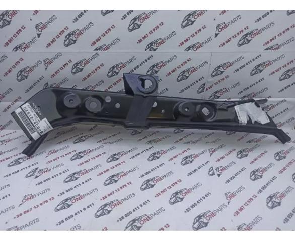 Soporte superior derecho del radiador 625124CB0B Nissan/Infiniti
