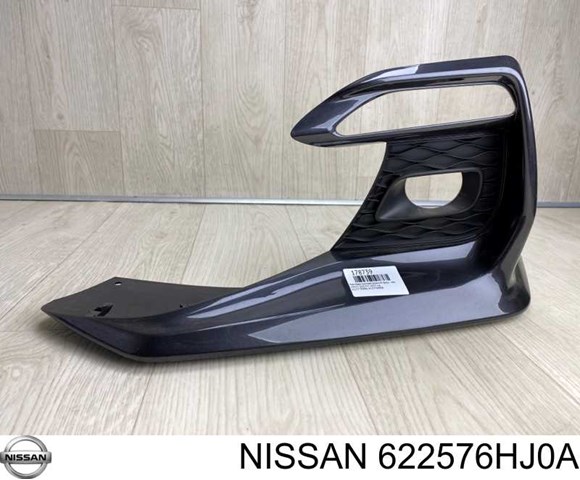 622576HJ0A Nissan/Infiniti Moldura de faro antiniebla