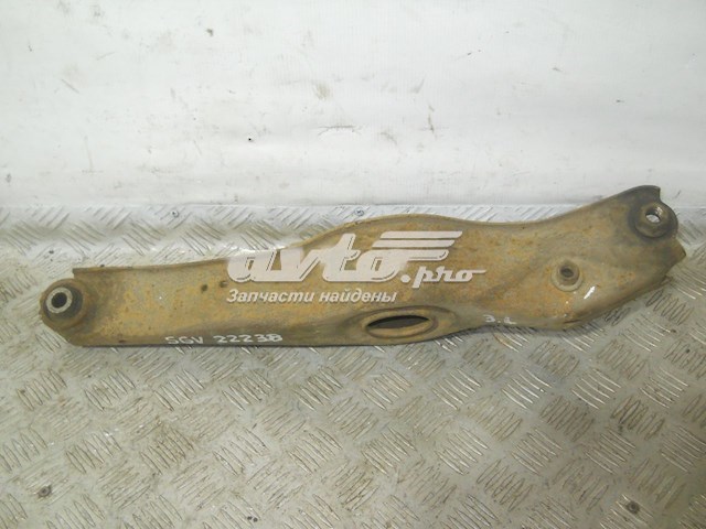 4620765J00 Suzuki brazo suspension (control trasero inferior izquierdo)