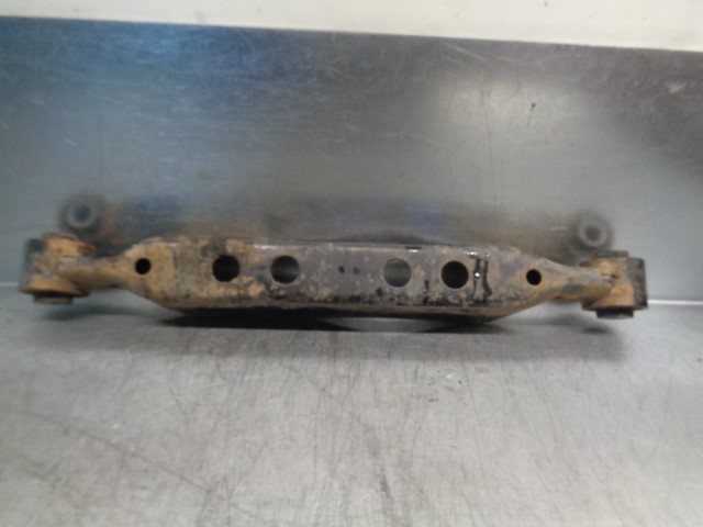 551101KD0A Nissan/Infiniti Brazo transversal de suspensión trasera