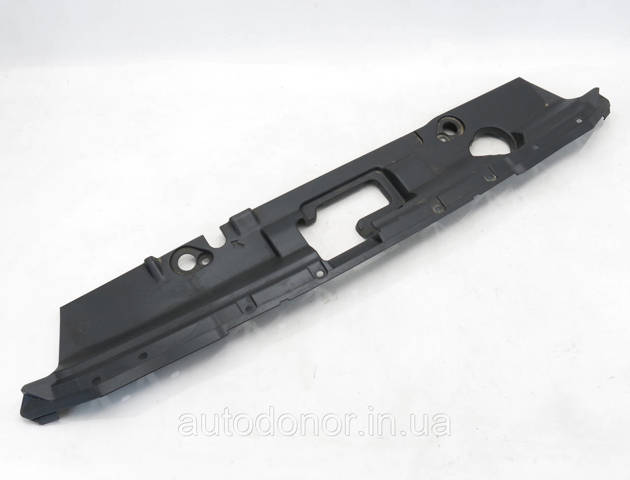 623225SA0B Nissan/Infiniti Embellecedor inferior de la parrilla del radiador