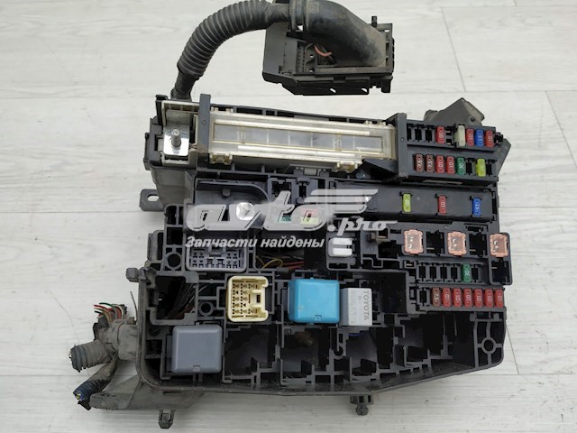 Caja de fusibles para Toyota Avensis (T27)