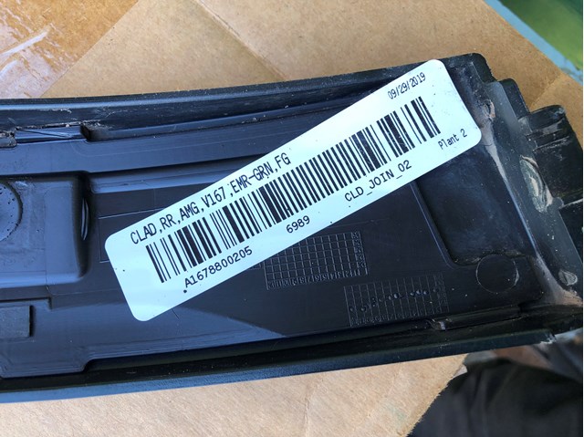 Comprar A1678800205 Mercedes Extensión de la aleta trasera derecha