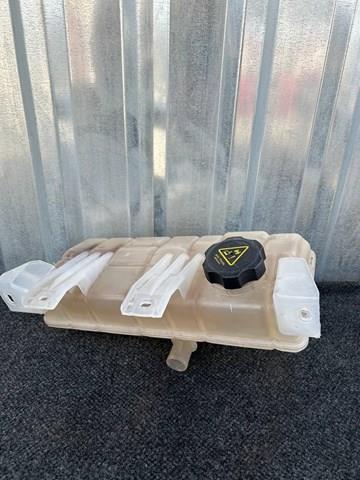 Depósito de expansión para Tesla Model S  5YJS