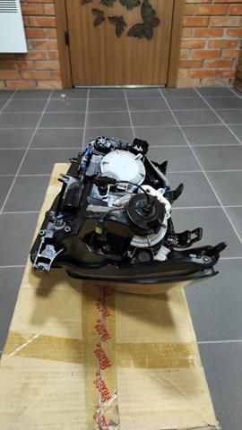 8113060D60 Toyota faro derecho