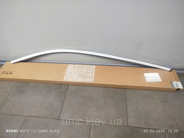 Moldura de techo delantera derecha 802842017R Renault (RVI)