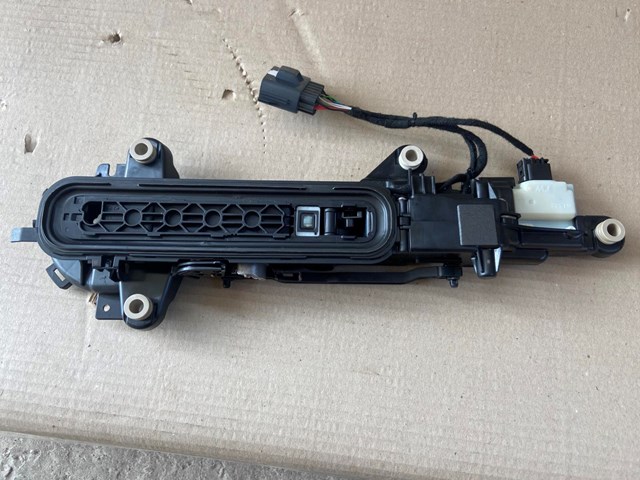  Land Rover LR168643