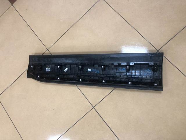 Moldura de puerta delantera izquierda Hyundai/Kia 87721S1200SCR precio, desde 189,70 EUR