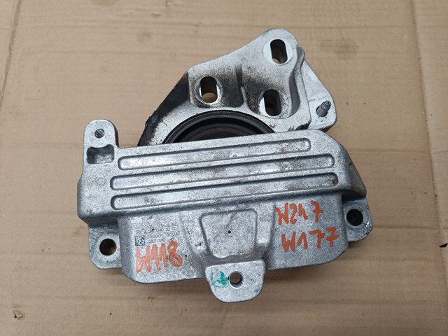 Soporte izquierdo del motor Mercedes A2472403200 precio, desde 101,67 EUR