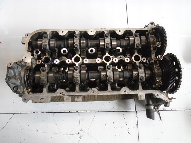 Culata de motor Mazda R2AA10100