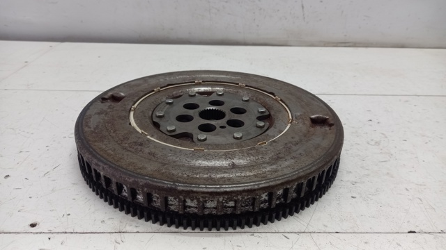 A2820301400 Mercedes Volante de motor