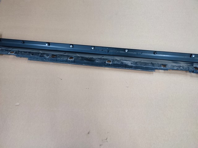 Moldura exterior derecha del umbral 75850K2010 Toyota