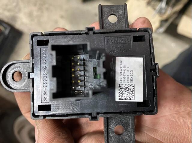 Interruptor del freno de estacionamiento electromecánico Ford LB5T2B623AAW precio, desde 50,82 EUR