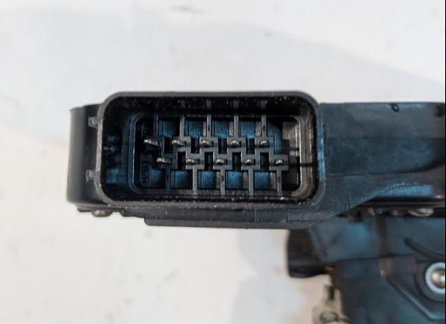 6M2AR21813CC Ford Cerradura de puerta